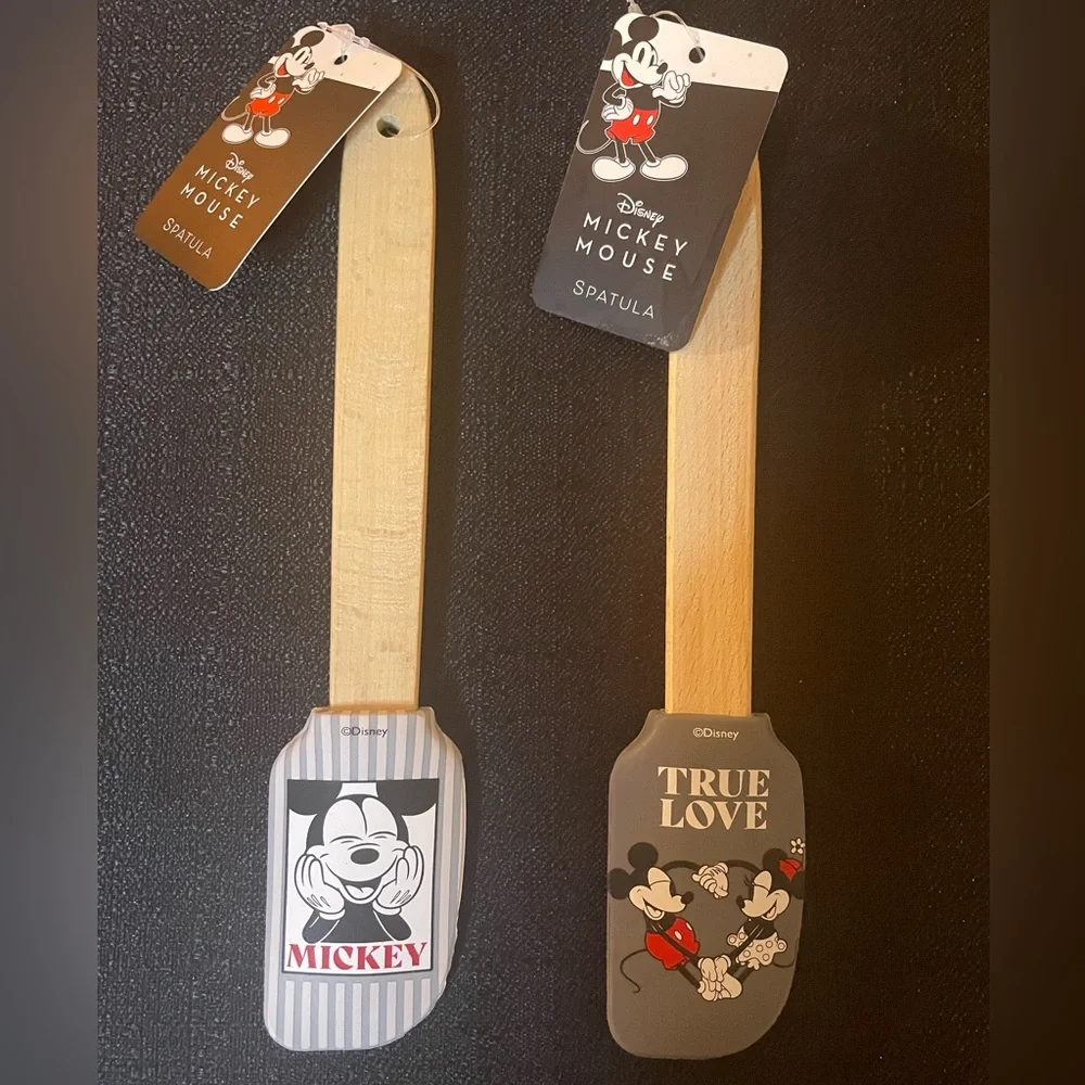 2 Mickey & Minnie Mouse Kitchen Oven Silicone Mini Mitts/ 2 Mini Spatulas Disney